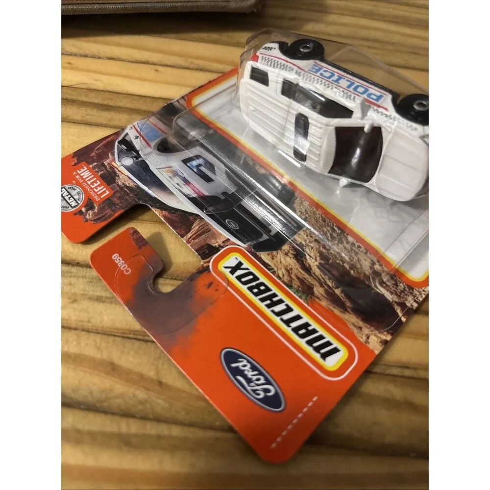 Matchbox 2016 Ford Interceptor Utility Police White 2024 SEALED! New